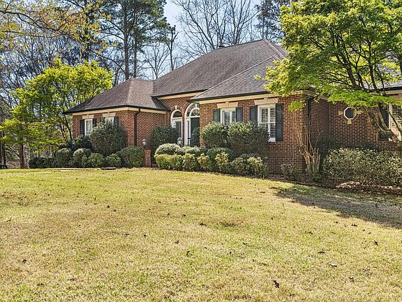 3rd image of 213 Fairway Dr
