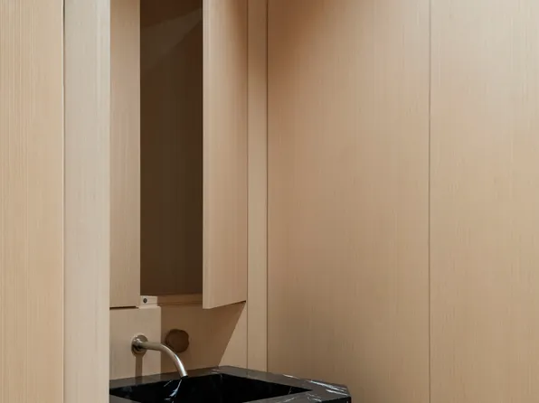 30 Front Street image 15 of 37