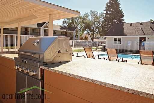 2nd image of 1813 Bennett Dr APT 94