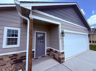 9875 Weeping Willow Dr, Manhattan, KS 66502
