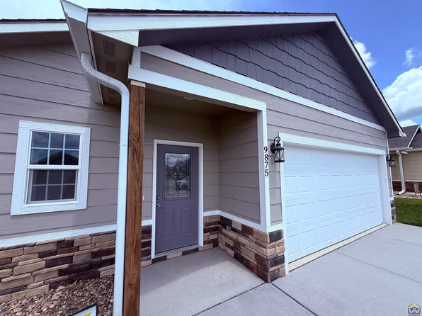 9875 Weeping Willow Dr, Manhattan, KS 66502