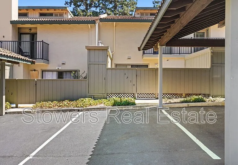 1714 Parkside Dr — Photo 24
