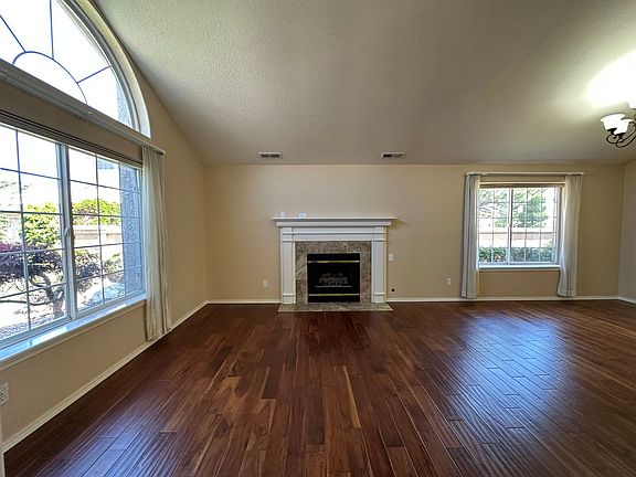 5th image of 1408 N Nevada Ct