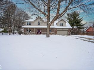 5484 W Rockway Dr, New Palestine, IN 46163
