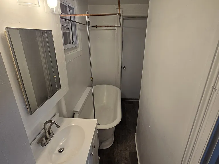 1229 Success St #1 — Photo 9