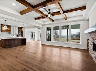 31301 Pollard Pl, Lone Jack, MO 64086