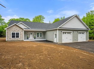 18 Crestwood Dr, Orrington, ME 04474