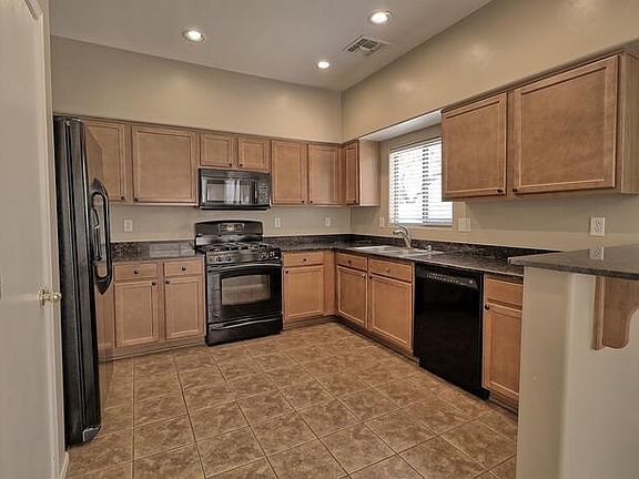 5th image of 443 E Placita Cordel