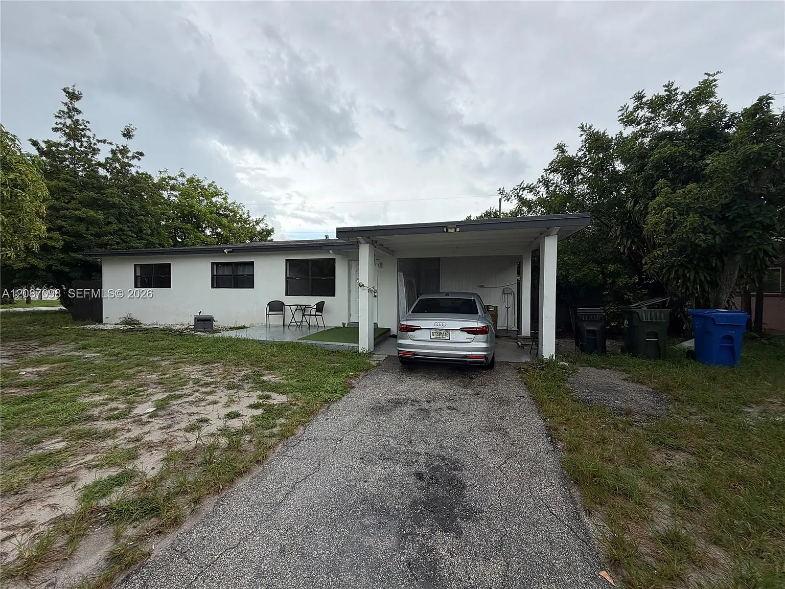 Lauderdale Villas — Photo 1