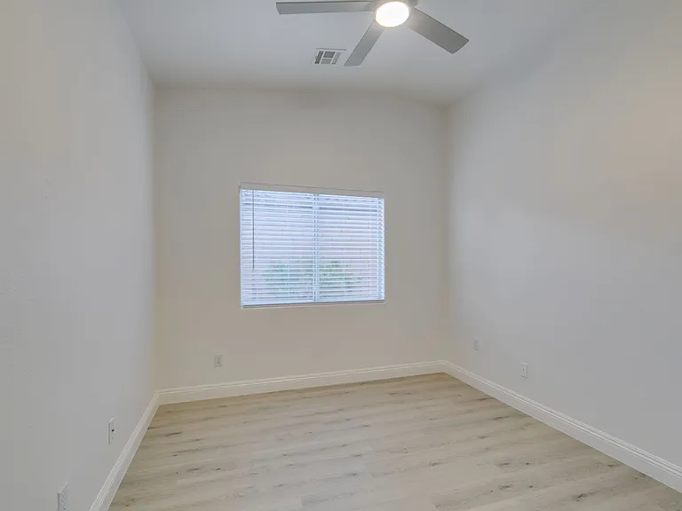 437 Palegold St — Photo 32