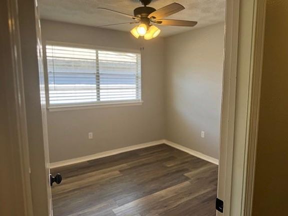 5th image of 103 E Cuevas St