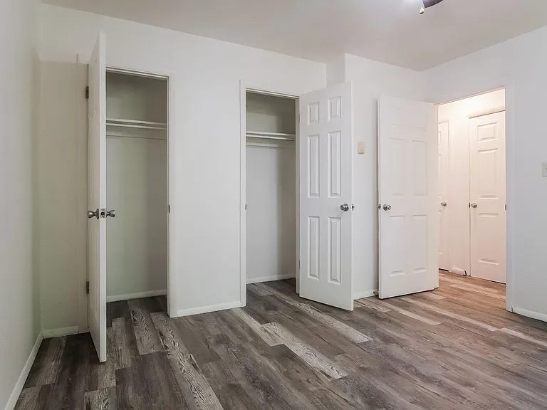 4633 S 33rd West Ave — Photo 4
