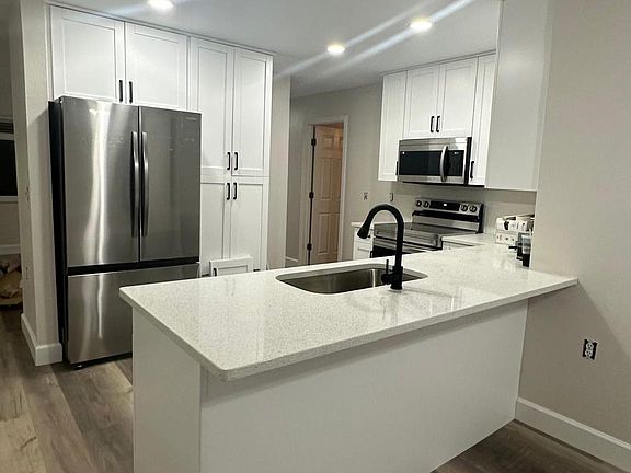 2nd image of 2247 Sugarbush Dr
