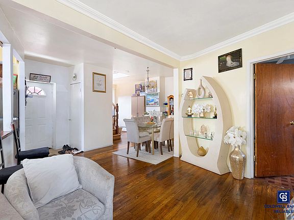 4th image of 9102 Avenue L #1