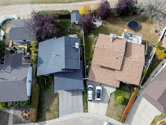 4th image of 78 E Dunning Cres