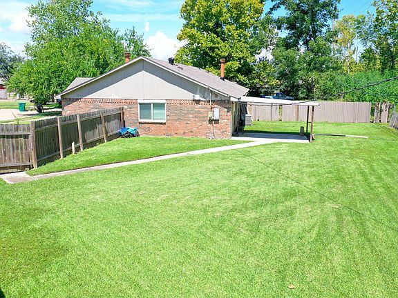 2nd image of 501 Fife Ln #1