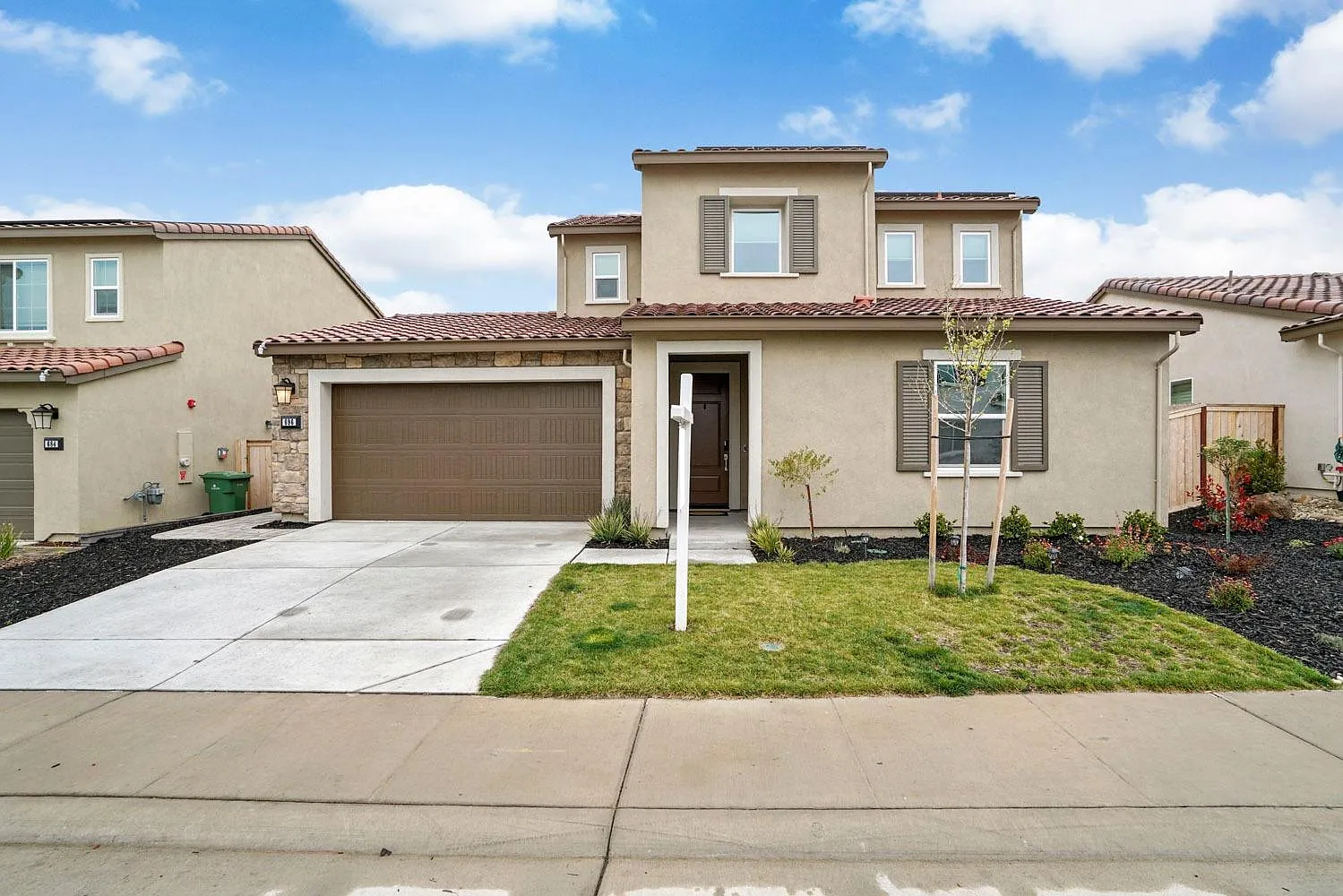 696 Chiselville Ln photo 1