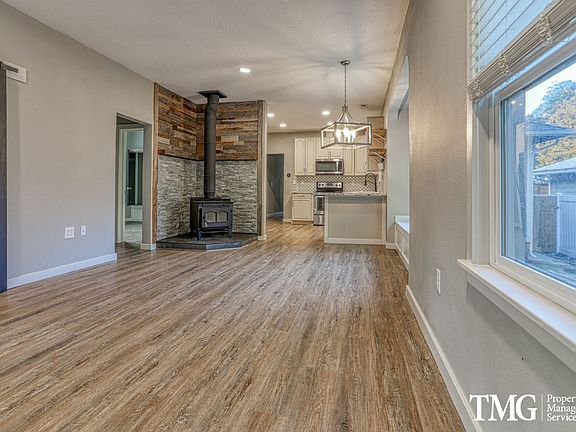 3rd image of 1246 E 1st Ave