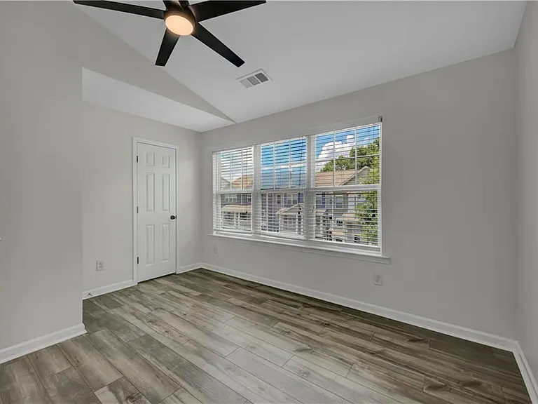 1044 Liberty Pkwy NW — Photo 19