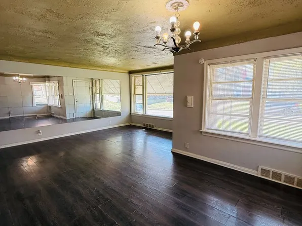3826 Melba Pl, Saint Louis, MO 63121