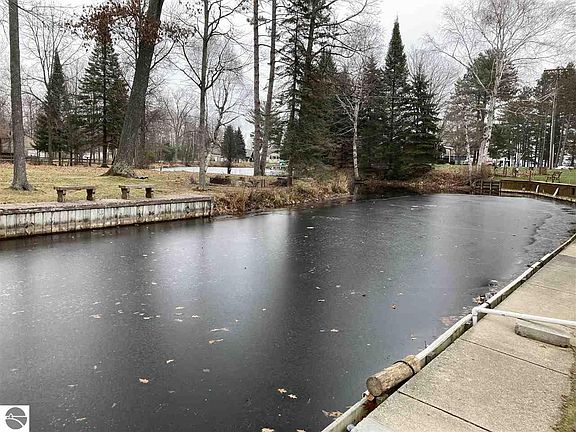 2nd image of 226 W Lake Dr