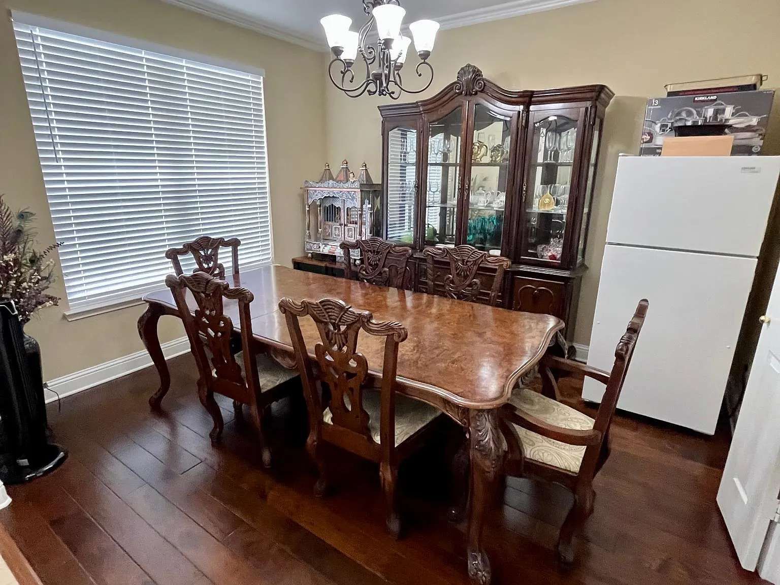 4 bed, 2.5 bath, 2789 sqft, $2,975 — Photo 3