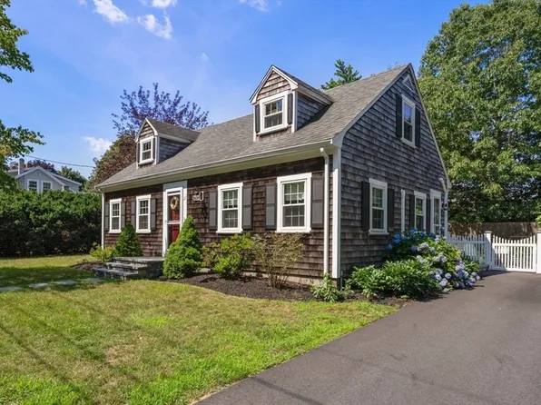 20 Nelson St, Kingston, MA 02364