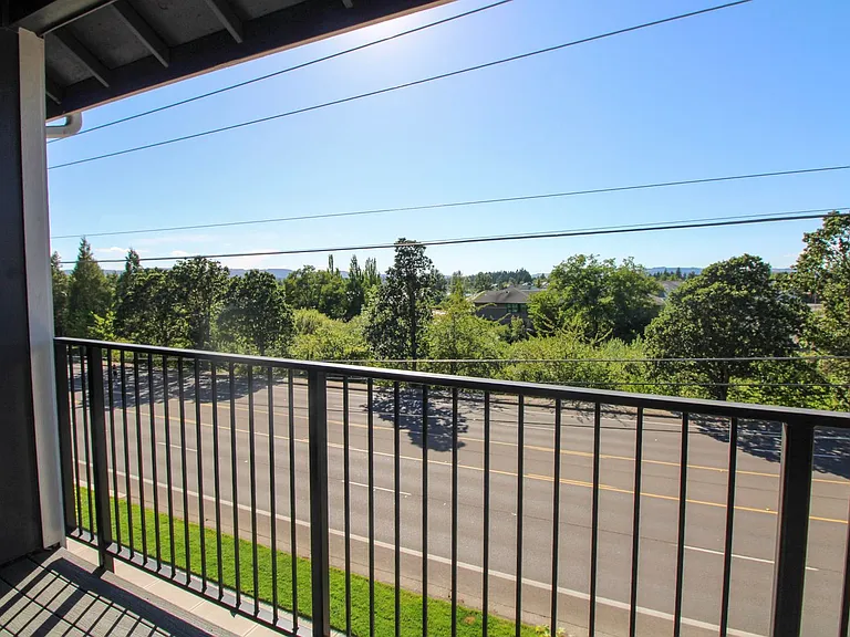Creek's Edge Apartments — Photo 57