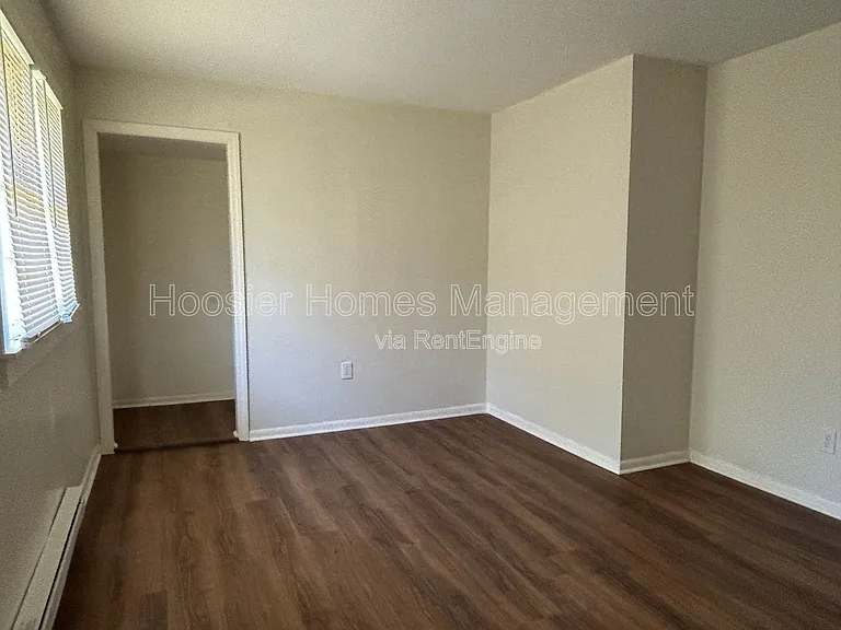 1739 Kildare Ave — Photo 9