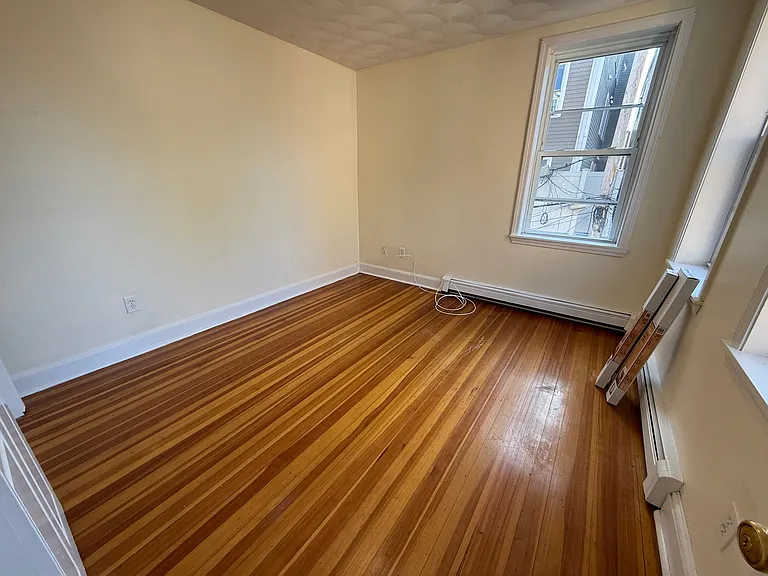 23 Chelsea St #2 — Photo 6