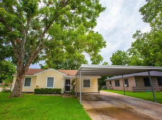 1116 Robinhood Ln, Angleton, TX 77515