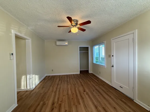 3043 1/2 Larga Ave, Los Angeles, CA 90039