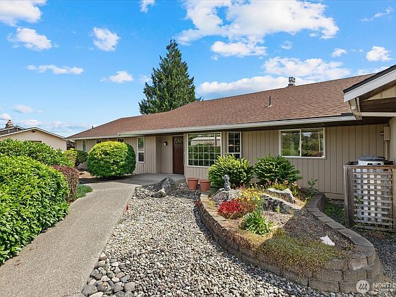 2nd image of 15727 19th Avenue NE