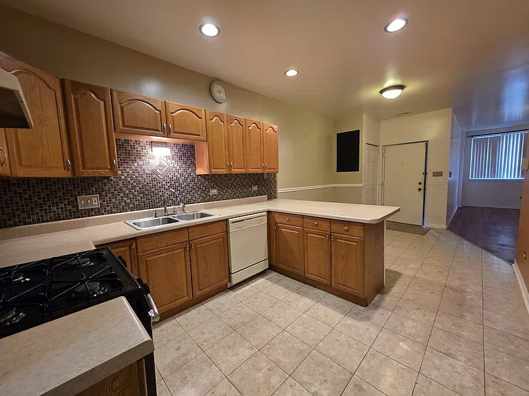 6739 S Merrill Ave #1N — Photo 8