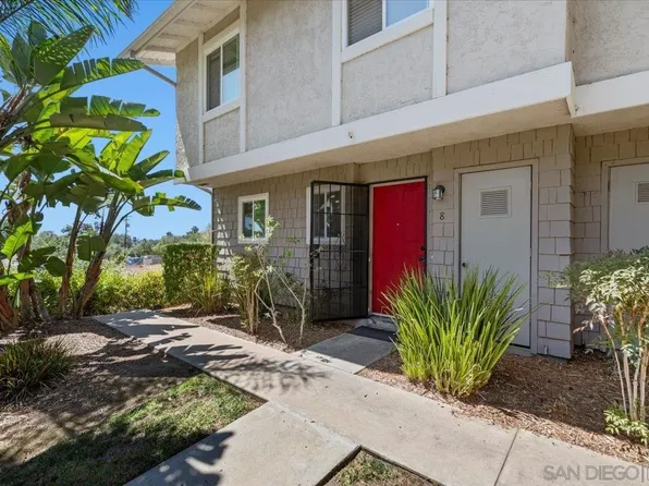 2112 E Vista Way APT 8, Vista, CA 92084