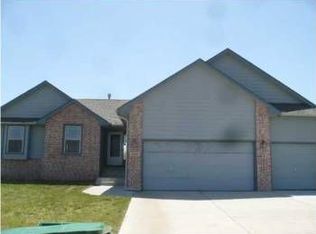 3257 S Bluelake Ct, Wichita, KS 67215