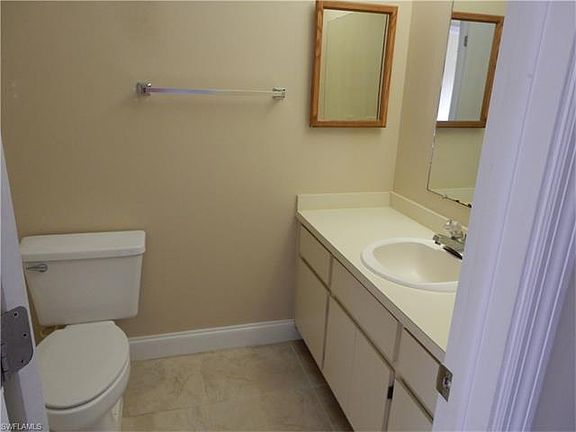 5th image of 15551 Kapok Ct