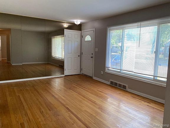 2nd image of 807 Belton St