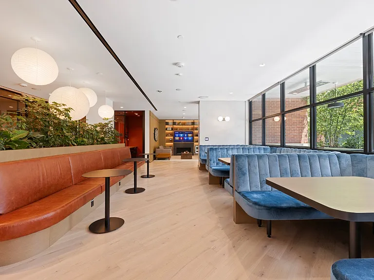 The Byron — Photo 20
