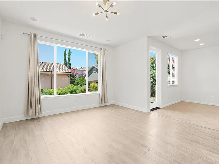 3169 Parkham Dr — Photo 14