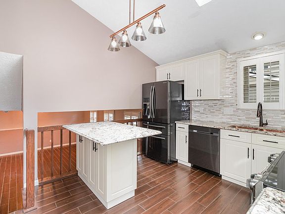 5th image of 4914 Riverwatch Dr