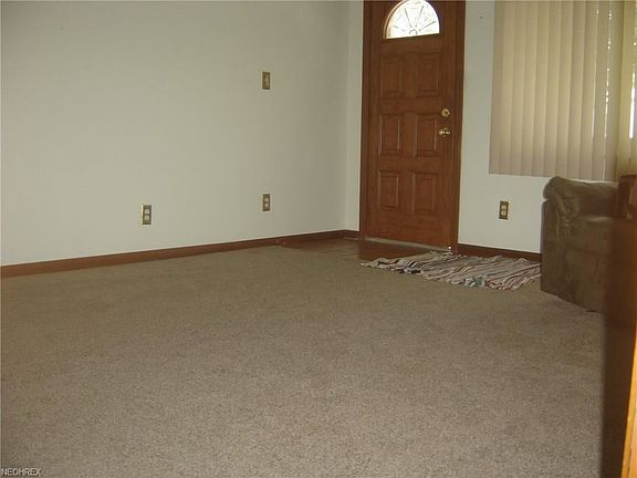 5th image of 1693 Glenmount Ave