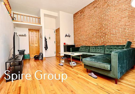 3rd image of 107 W 75th St APT 2B