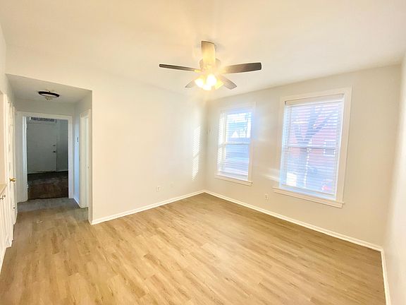 2nd image of 2258 S Washtenaw Ave APT 2R