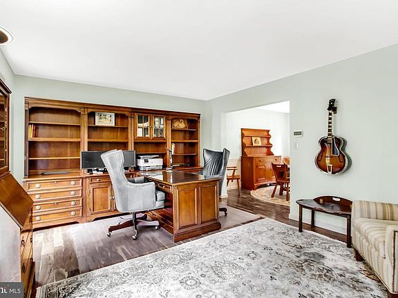 3rd image of 1325 Crownvetch Dr