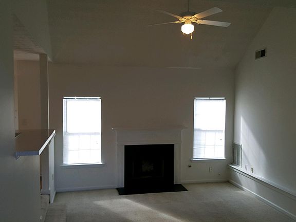 4th image of 260 Vaness Dr