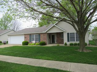 1022 W Aspen Trl, Decatur, IL 62526