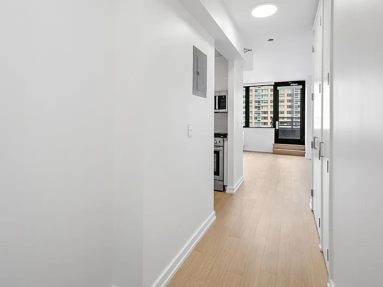 75 W End Ave #P7F — Photo 6