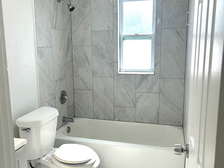 138 W 8th St #25 — Photo 9
