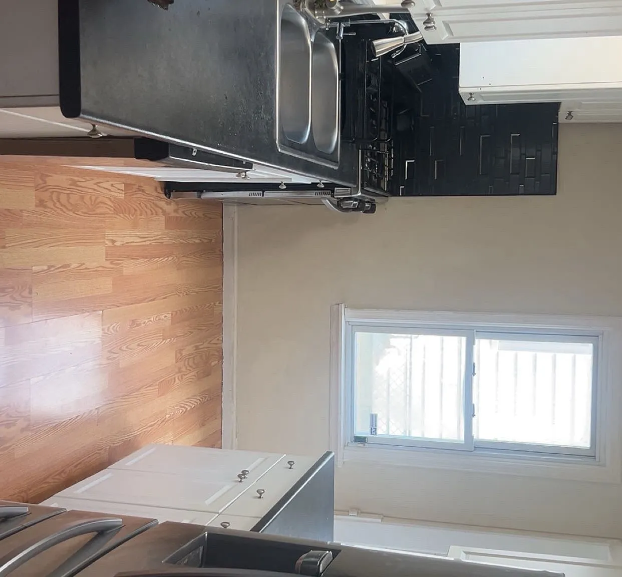3 bed, 1386 sqft, $2,000 — Photo 1